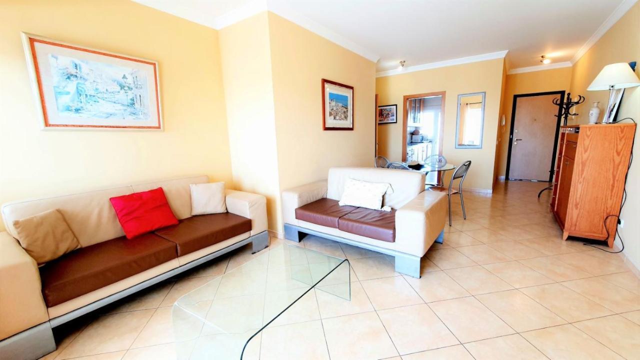 Quarteira Beach Vacation: 2Br Steps To The Sand Экстерьер фото