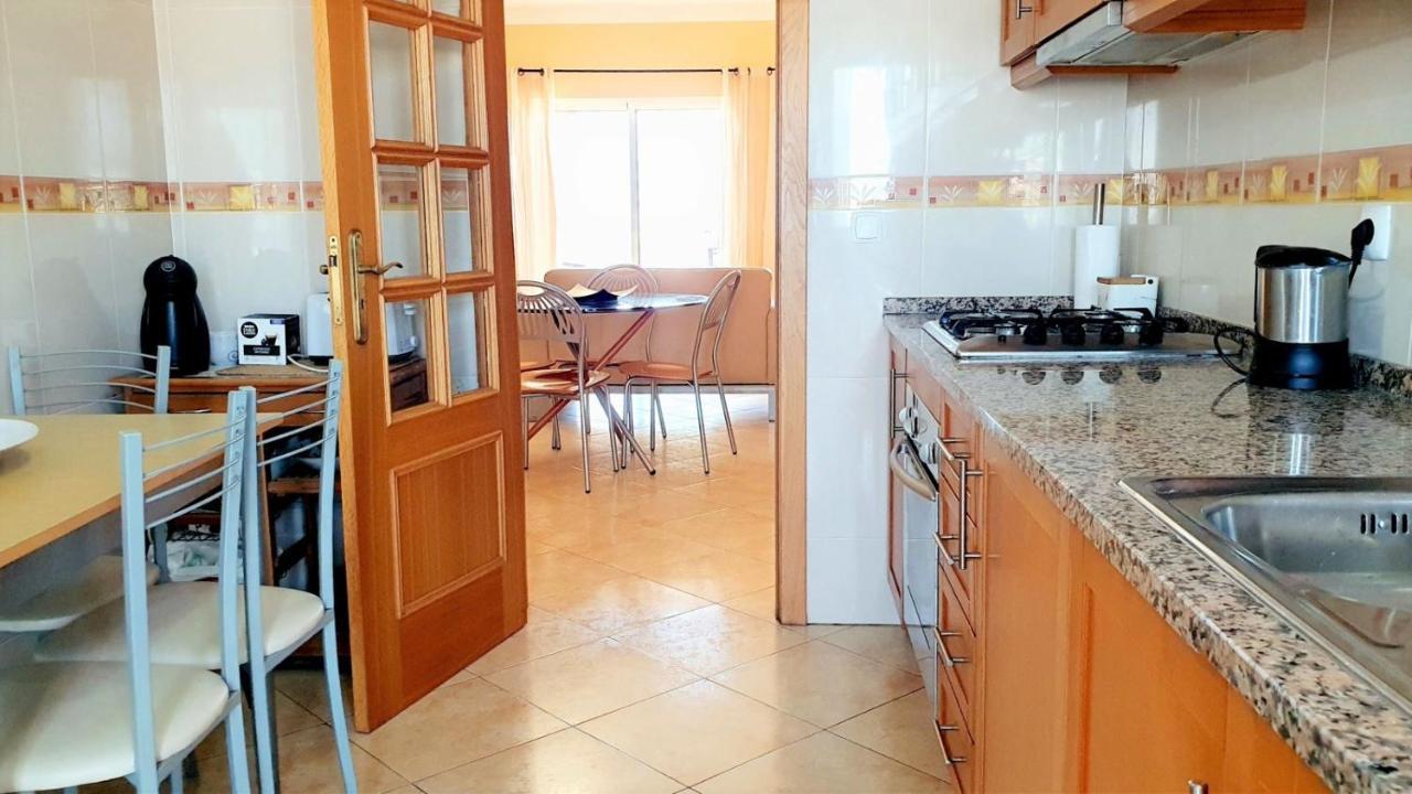 Quarteira Beach Vacation: 2Br Steps To The Sand Экстерьер фото